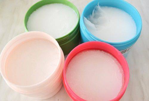 naminis gelis plastikinėse dėžutėse