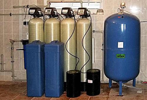 Užpildymo filtras su atbulinio plovimo sistema