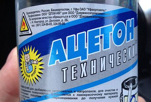 Acetonas