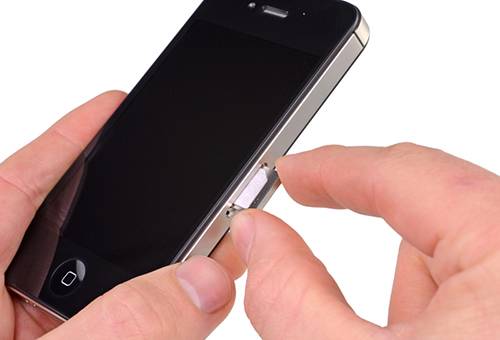SIM kortelė įstrigo iPhone