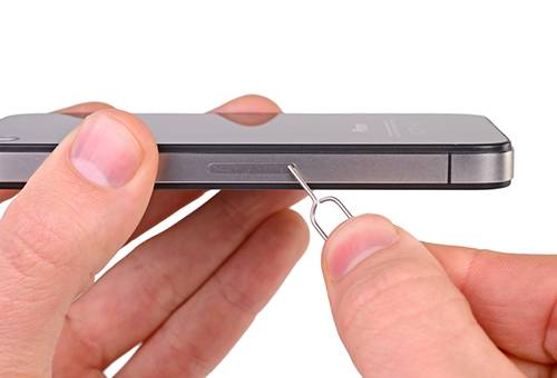 SIM kortelės dėklas neišslys iš iPhone