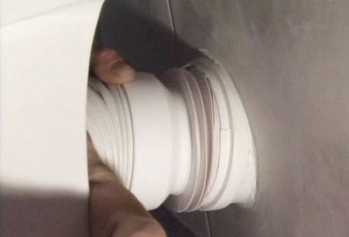 Unitazo sėdynės gofravimo atjungimas