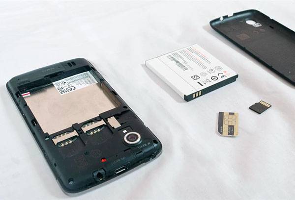 Išdžiovinkite telefoną po kontakto su vandeniu
