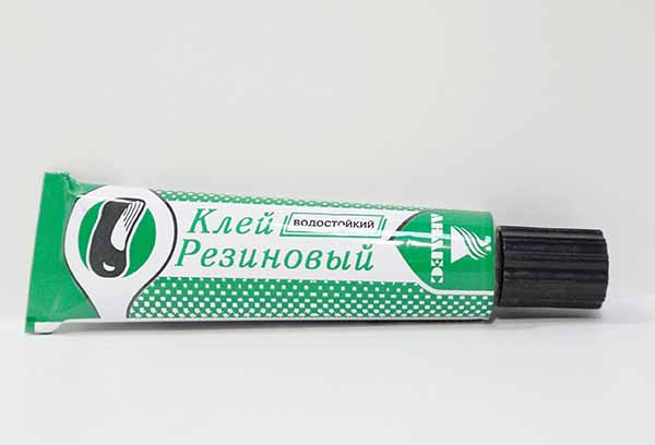 Guminių klijų vamzdelis