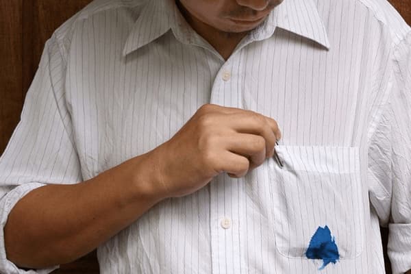 Se me filtró un bolígrafo de gel en el bolsillo