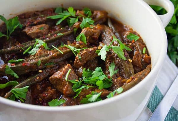 Okra su mėsa