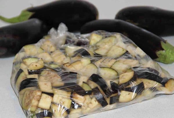 Baklažanų kubeliai šaldyti
