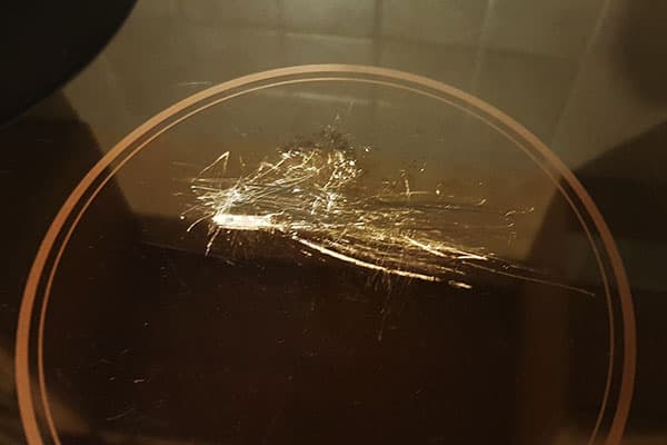 Pažeista stiklo keramikos indukcinės kaitlentės plokštė
