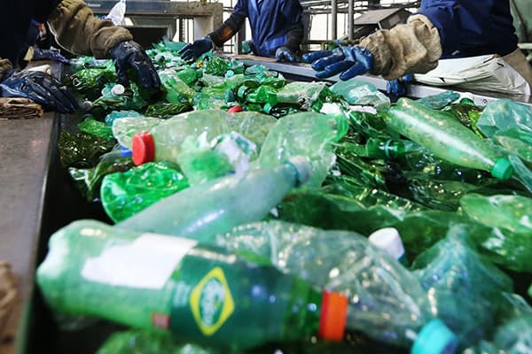 Plastikinių butelių perdirbimo įmonė