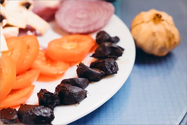 Juodasis fermentuotas česnakas