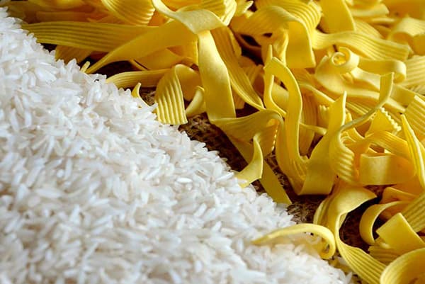 Baltųjų ryžių ir kiaušinių makaronai