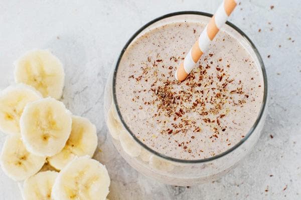 Smoothie su avižiniais dribsniais