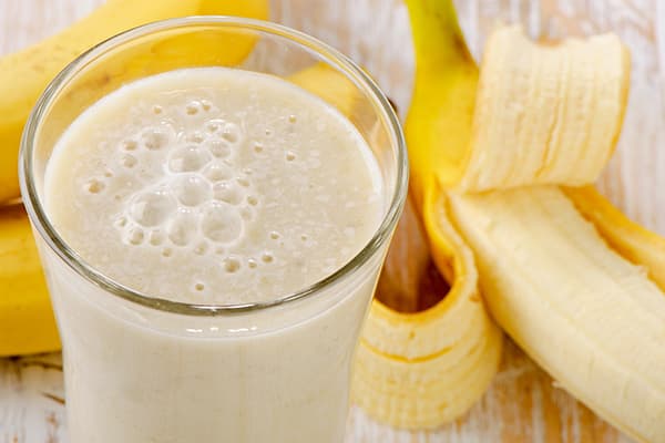 Bananų pieno kokteilis