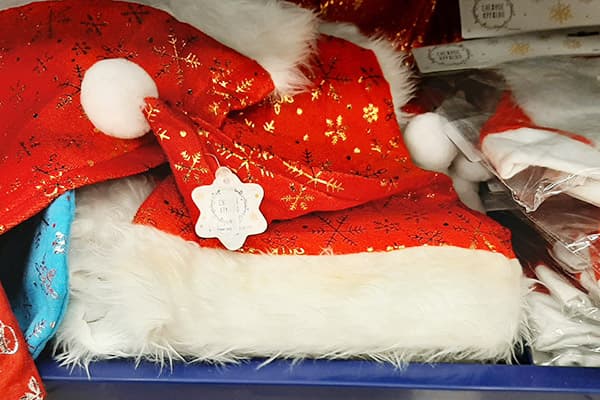 Naujametinė skrybėlė FixPrice lentynoje