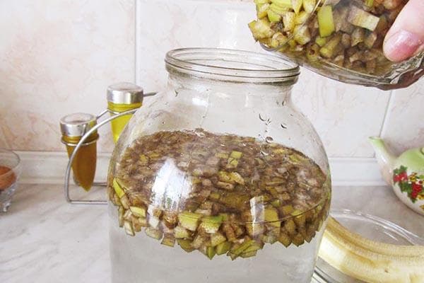 Užpilo gaminimas iš bananų žievelių