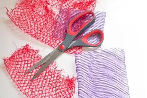 Iškirptas tinklelis skalbinių gamybai