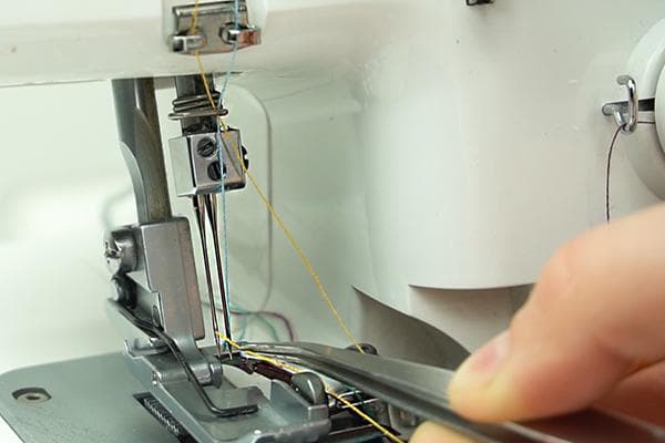 Serger adatos sriegimas pincetu