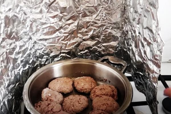 naminis folijos ekranas dujinei viryklei