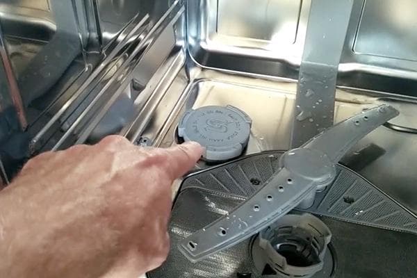 Indaplovės druskos skyriaus dangtis