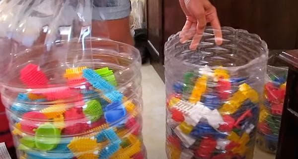 Vaikiškų statybinių žaislų konteineriai iš plastikinių baklažanų