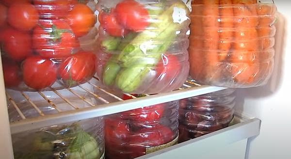 Daržovių indai pagaminti iš plastikinių butelių