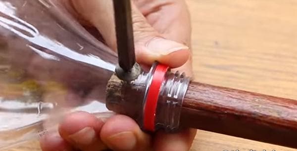 Prietaiso vaisiams skinti nuo medžio gamyba