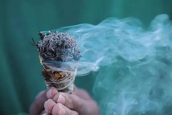 Fumigacija su pelynu