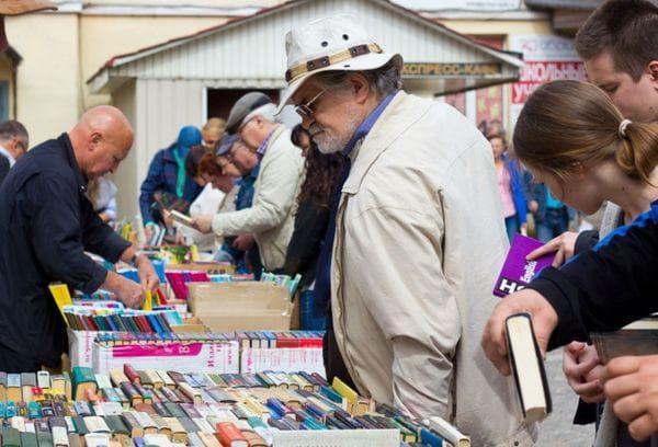 Parduodu knygas sendaikčių turguje