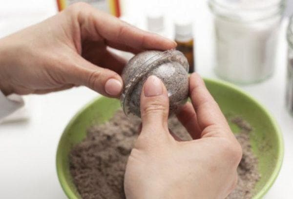 Tradicinės skalbinių bombos