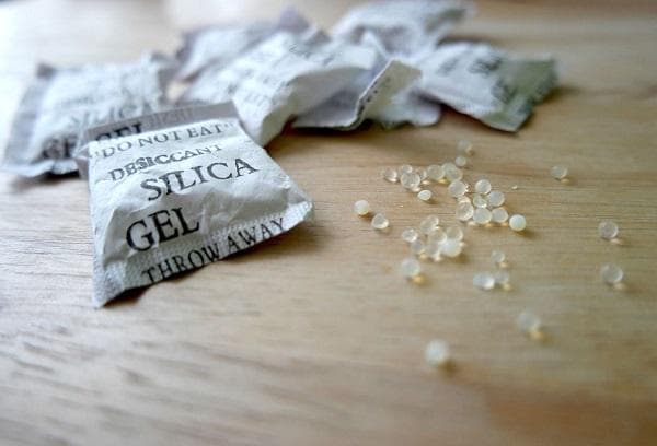 Silikagelis batams