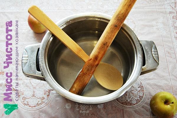 mentele ir kočėlui puode