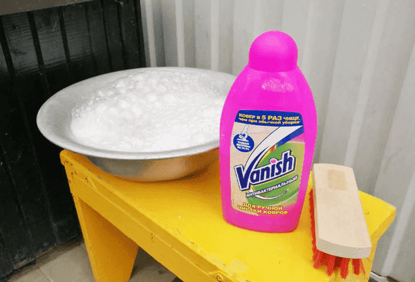 Vanish kilimų valymui