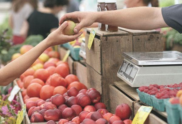 Spontaniškas vaisių ir daržovių turgus