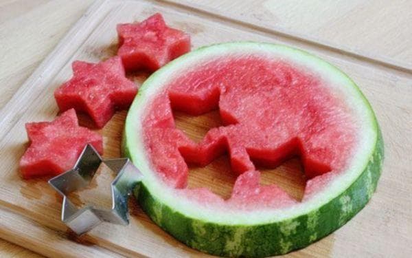 Arbūzo pjaustymas žvaigždutėmis 1