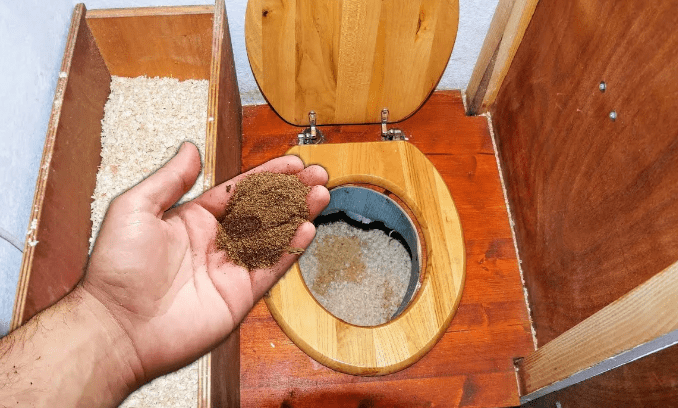 Tualetas kaimo tualetui
