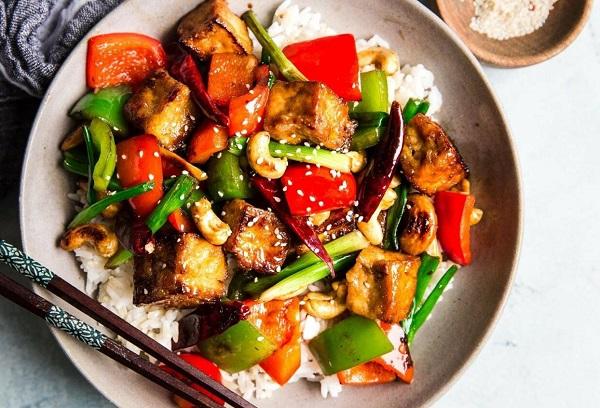 Keptas tofu su daržovėmis