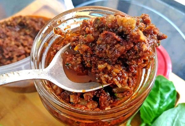 Raudonasis pesto