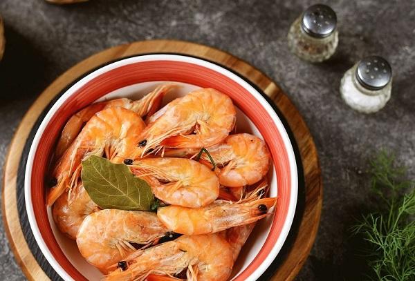 Virtos krevetės su lauro lapu
