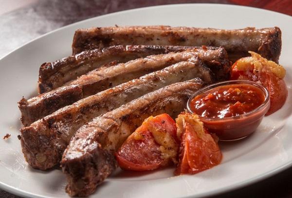 Kiaulienos šonkauliukai BBQ padaže