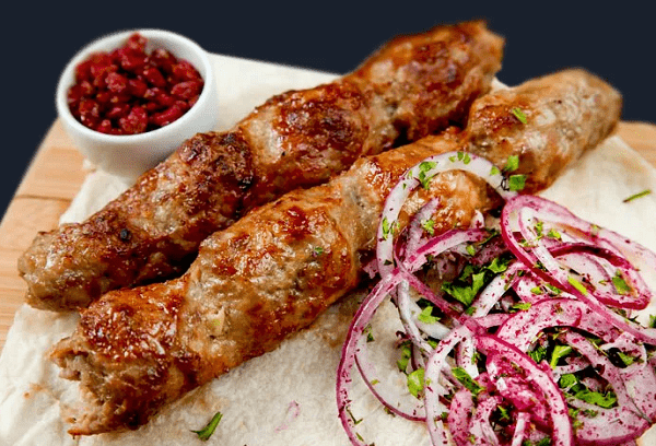Lula kebabas iš jautienos ir kiaulienos
