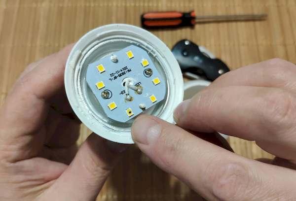 LED lempos remontas 10